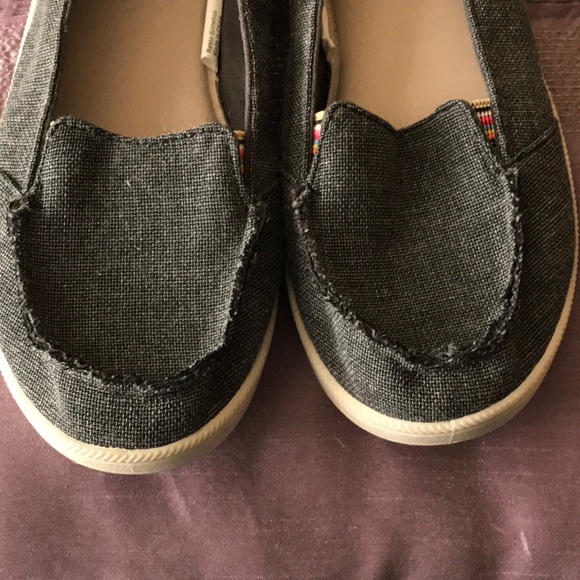 Look close for the color!!  Size 6 NWOT - Picture 3 of 4